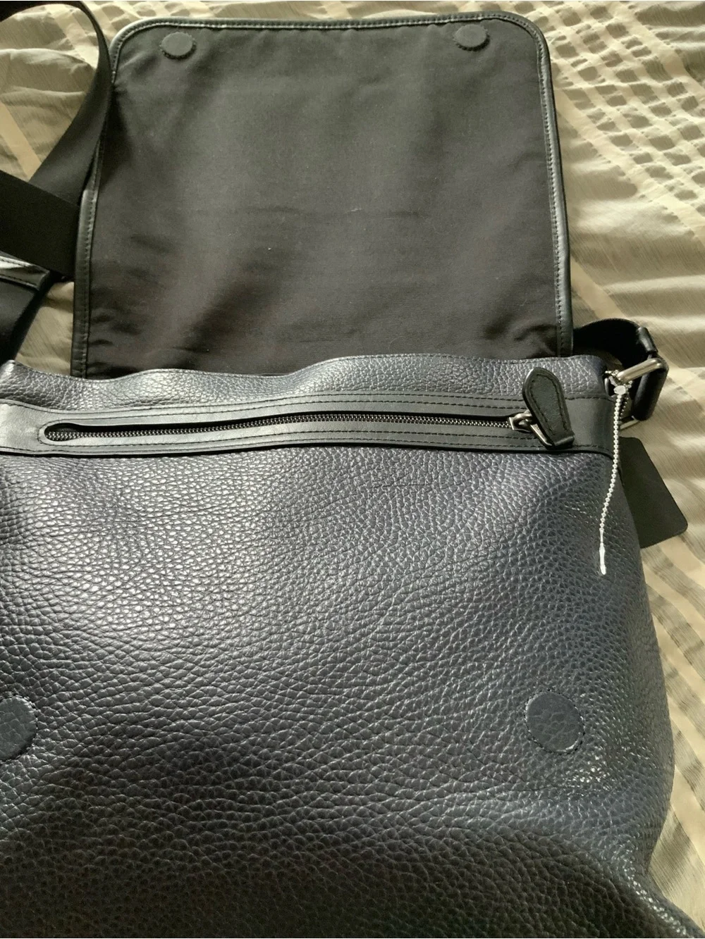 COACH Bond Navy Messenger Bag Unisex Bag F56666. Good condition.